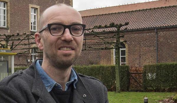 Stijn Staes, voor een van de gemeenschapsinstellingen