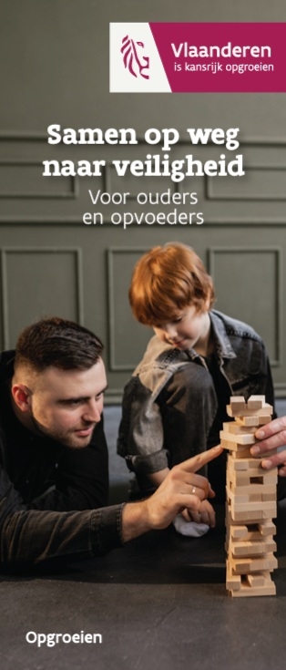 cover folder 'samen op weg naar veiligheid' voor ouders en opvoeders